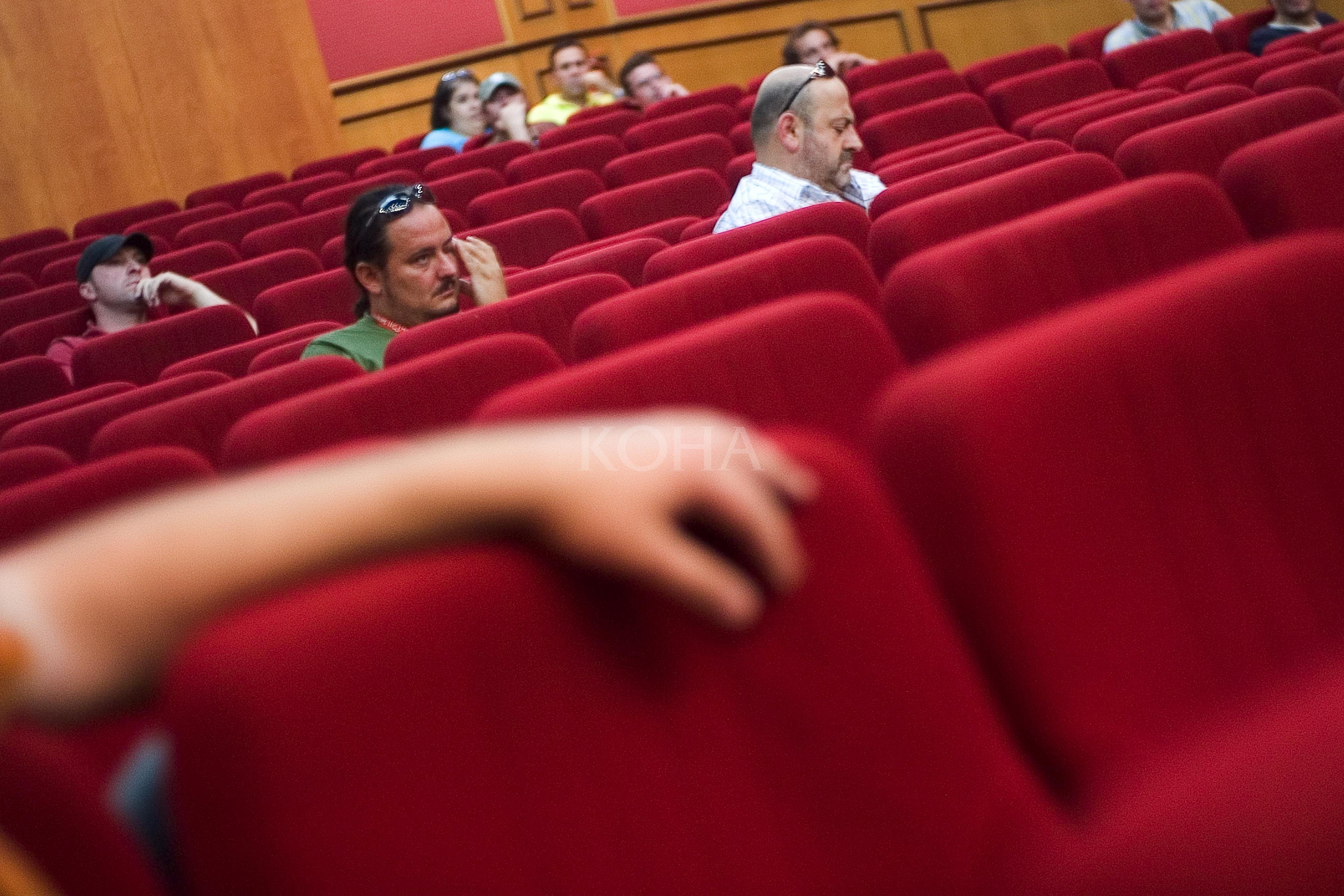 Ministria s’ka afat për rritjen e pagave, aktorët sërish paralajmërojnë grevë