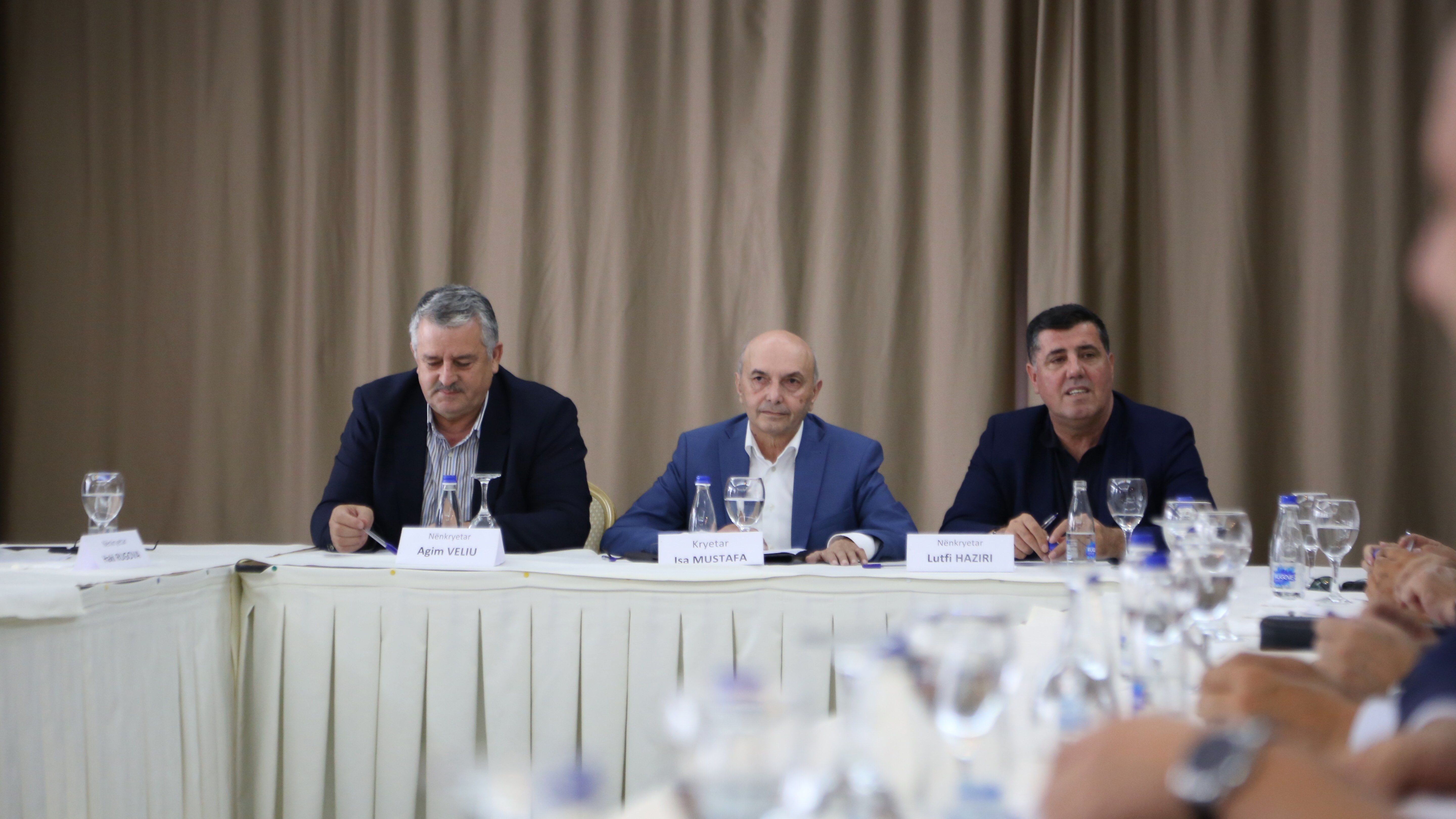 LDK do të kërkojë mendimin e Kushtetueses për deklaratat e presidentit, kundërshton udhëheqjen e tij në dialog
