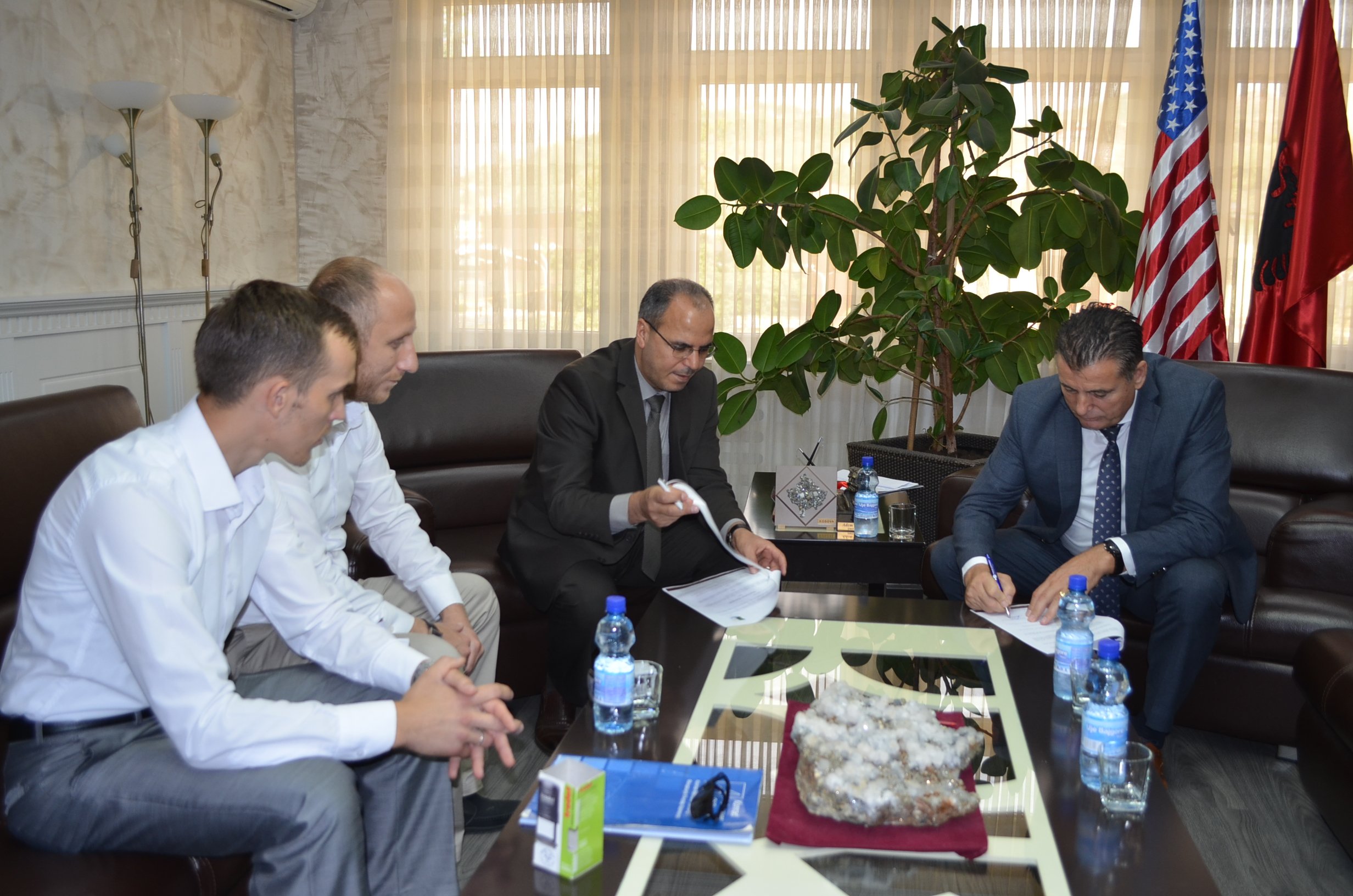 “Qatar Charity” mbështet fëmijët jetimë në Mitrovicë