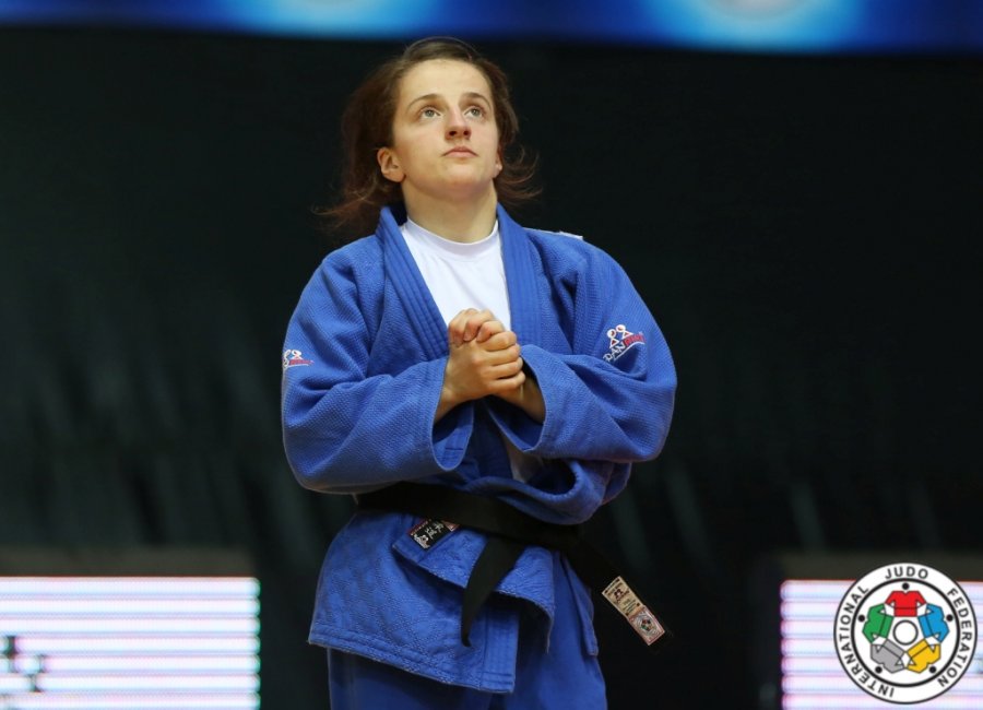 Distria Krasniqi pëson në gjysmëfinale, lufton për të bronztën në Budapest