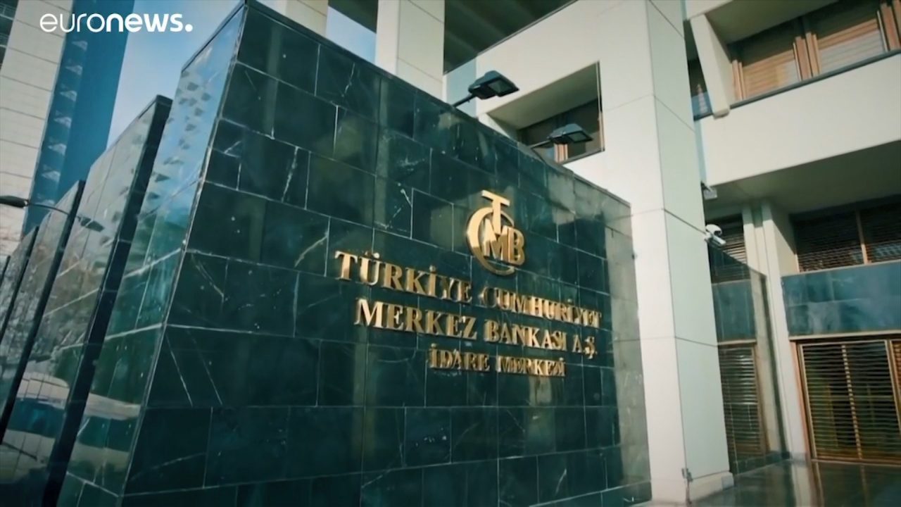 Qeveria ndërmerr hapa për të zbutur krizën e rënies së lirës turke