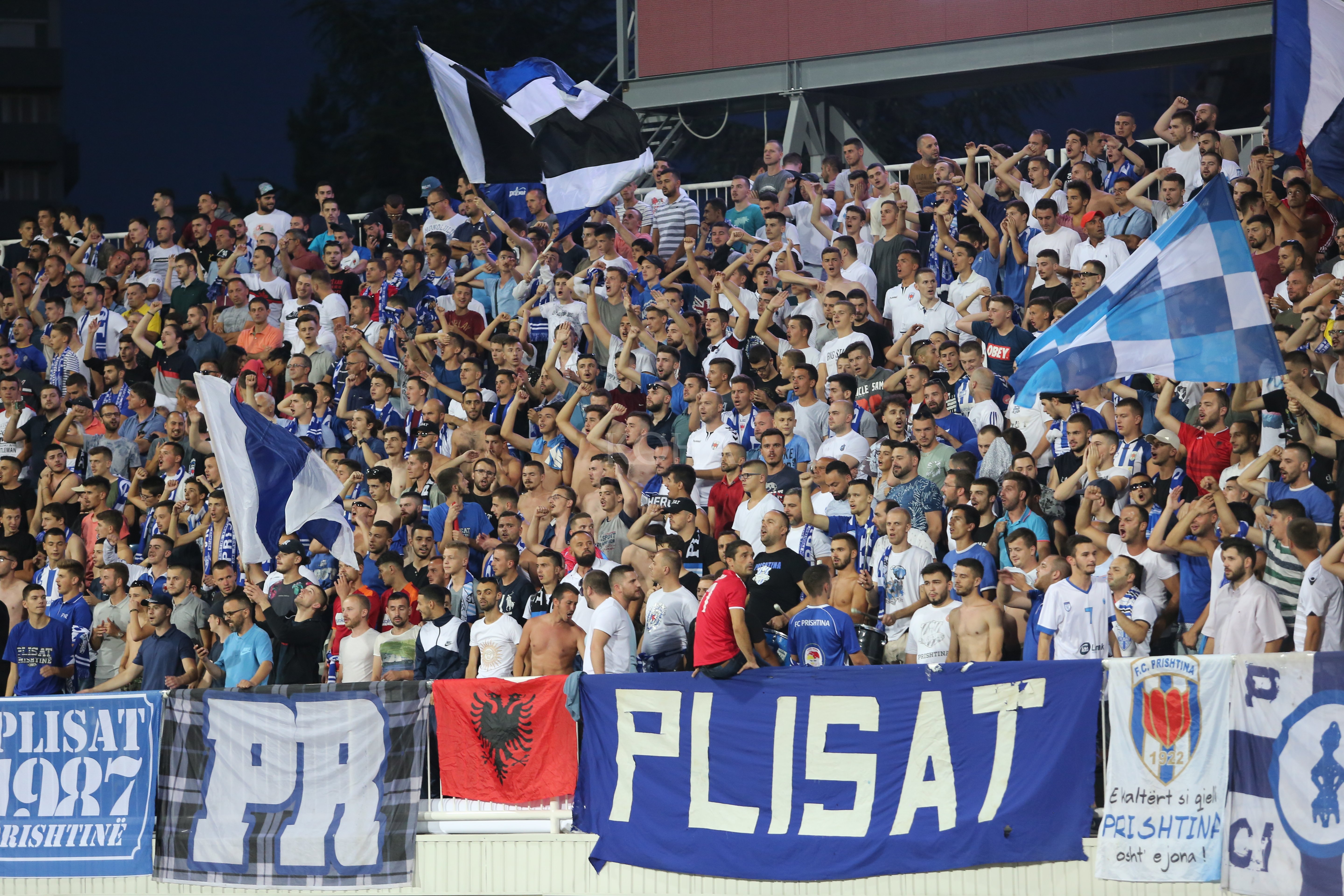 Tifozët prishtinas reagojnë ndaj kryesisë dhe lojtarëve