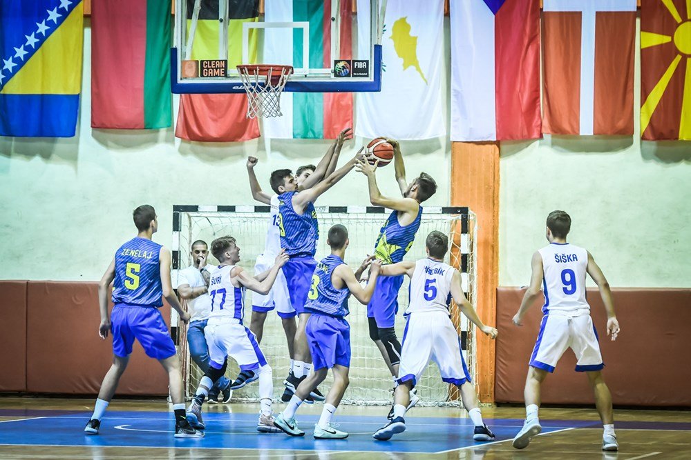 Basketbollistët e rinj bënë bujë për arsye politike, por jo edhe me rezultate