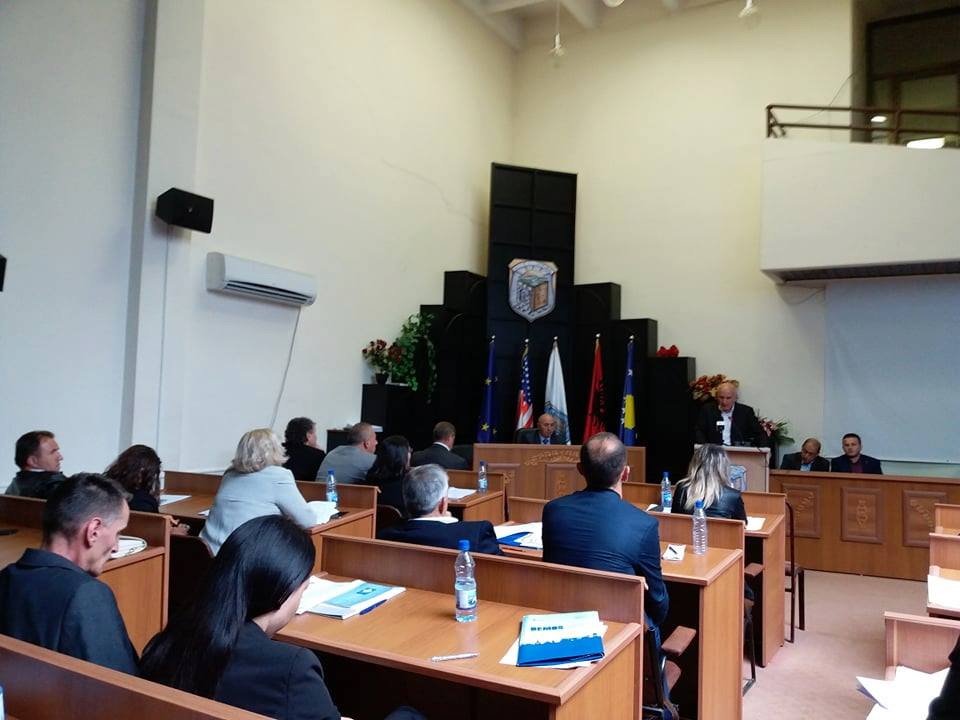Opozita në Gjilan akuzon qeverisjet lokale për shmangie të raportit të auditorit
