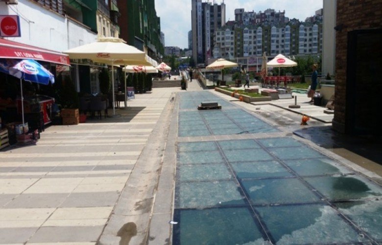 Projekti i papërfunduar i platesë së “Kurrizit" në Prishtinë në “sitë” të komisionit