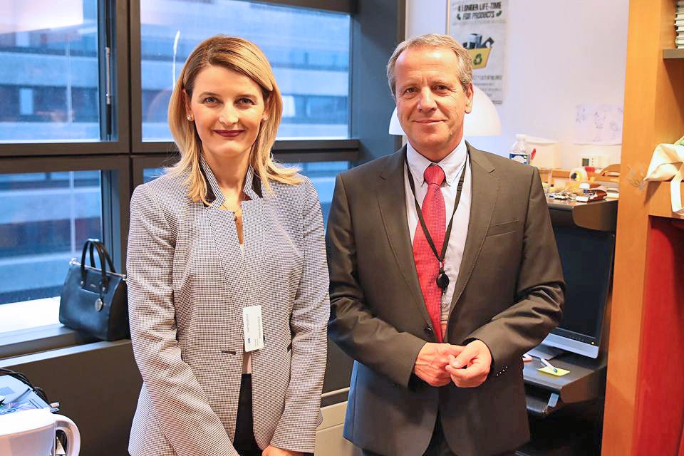 Hoxha bisedë telefonike me Igor Sholtes: Kosova e gatshme për liberalizimit të vizave