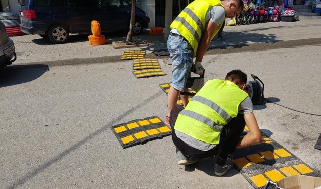 Në Rahovec po vazhdon shenjëzimi i rrugëve