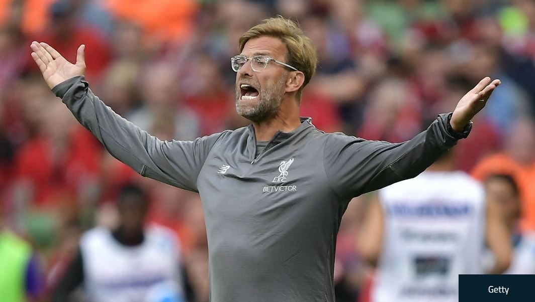Kloppi i shkruan letër fansit të Unitedit që i kërkoi të humbte me Liverpoolin