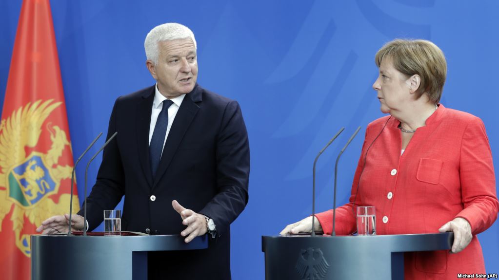 Markoviq në Berlin takon Merkelin, pajtohen se kufijtë në Ballkan s’duhen ndryshuar