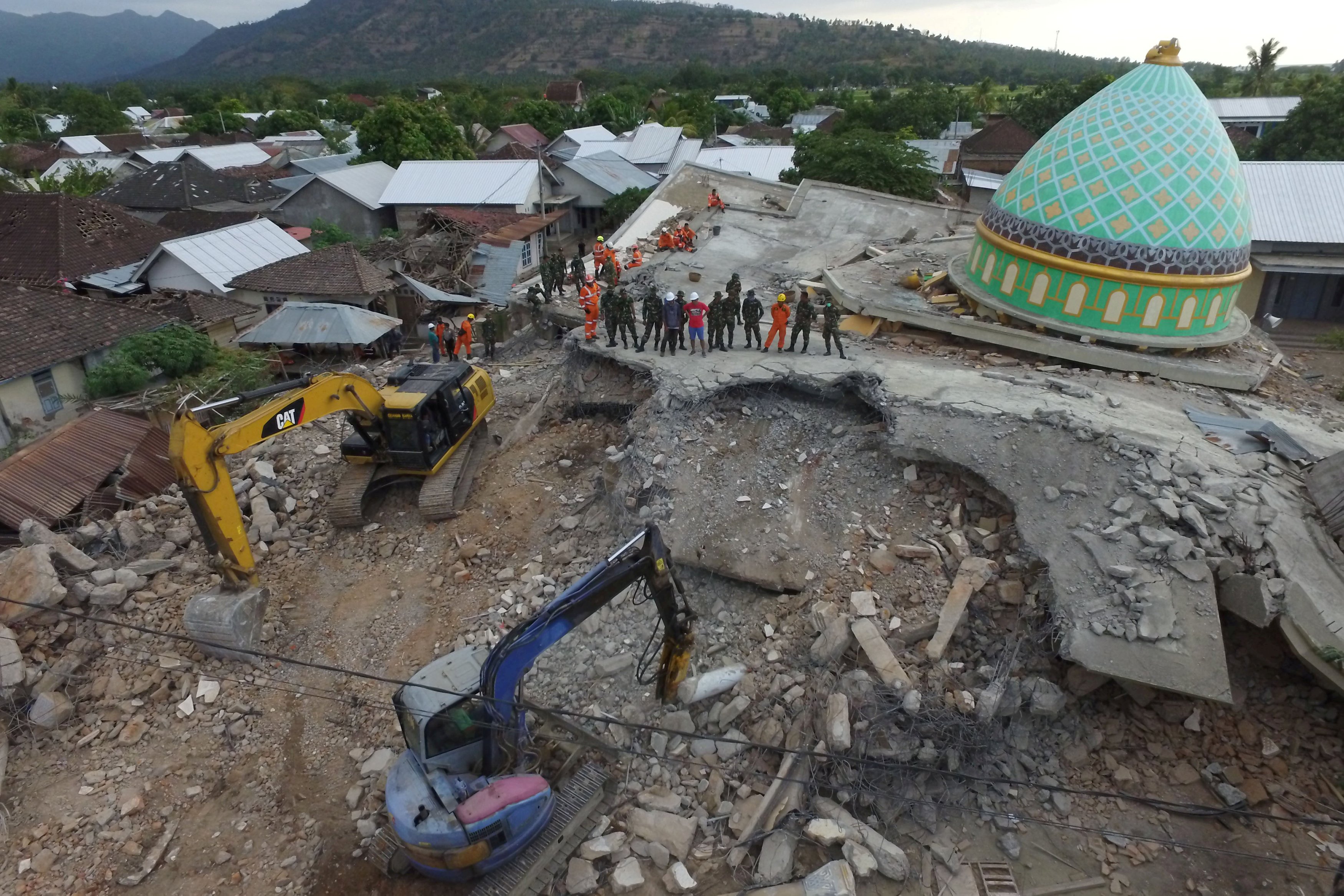 Dy javë pas vdekjes së 460 njerëzve, Indonezia tronditet sërish nga tërmeti