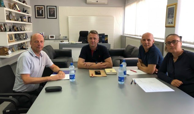 Delegati i UEFA-s në vizitë FFK-së, së shpejti fillon shkollimi për Licencën B