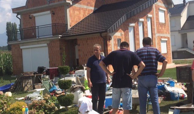 Uji në zonat e vërshuara të Suharekës është i ndotur dhe me baktere