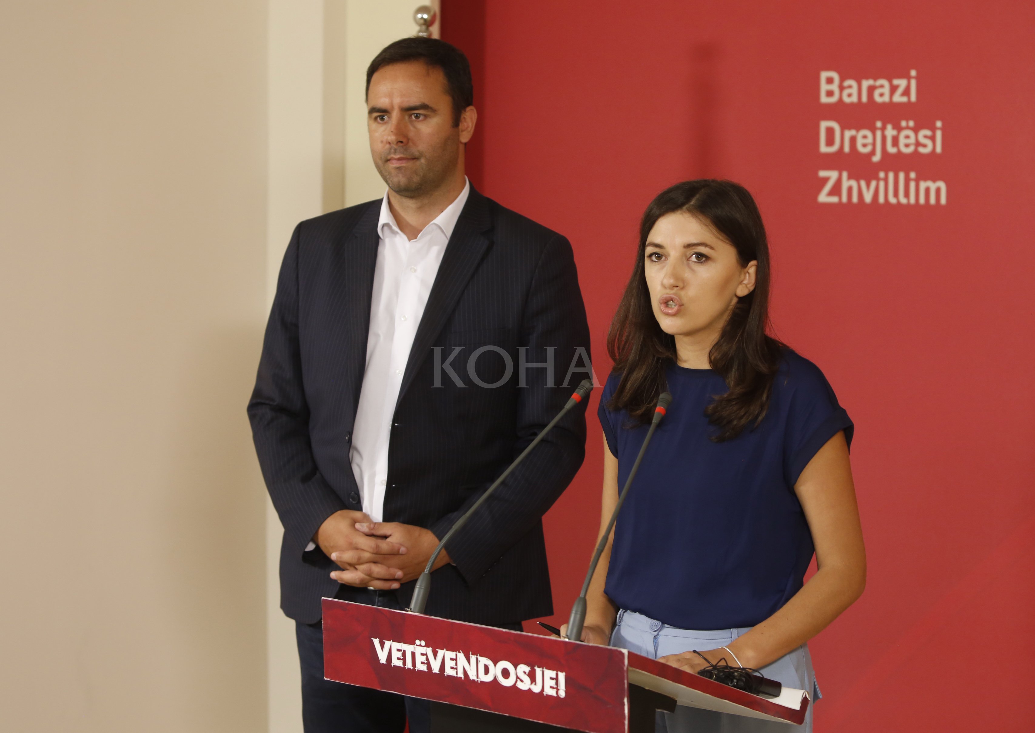 Zyrtarë të Vetëvendosjes kërkojnë dorëheqjen e liderëve më të lartë të shtetit