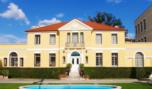 Ambasada amerikane në Shqipëri thërret për kujdes rreth vizave turistike