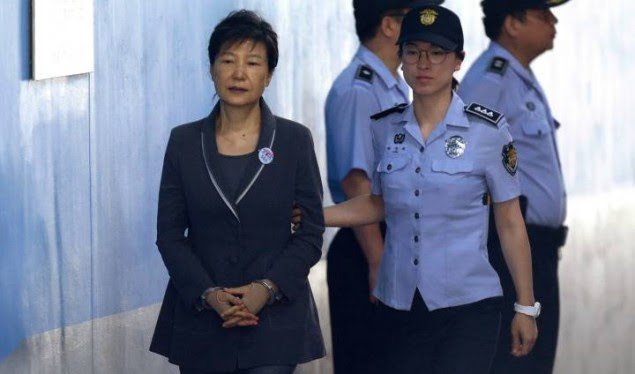 Ish-presidentja e Koresë së Jugut dënohet për korrupsion me 25 vjet burgim