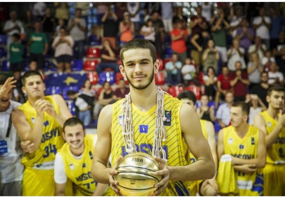 Zyrtare: Kampioni evropian U18, Rron Ukaj i bashkohet Rahovecit