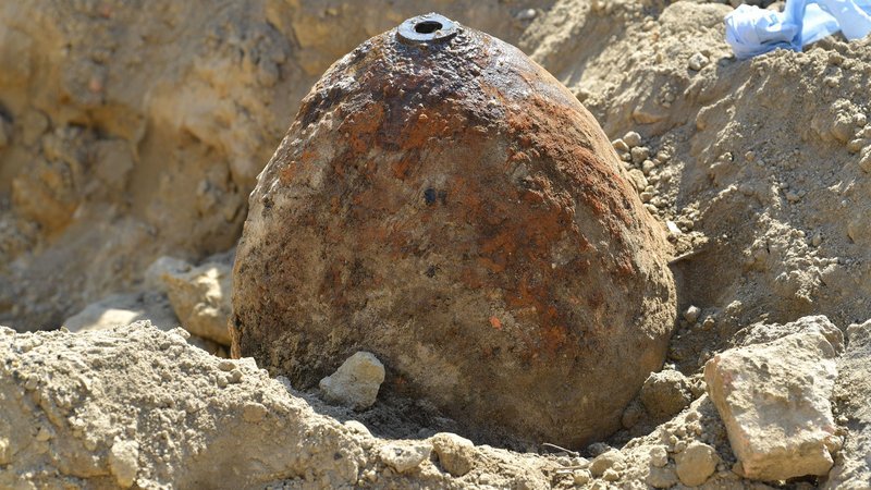 Rreth 18 mijë banorë të Gjermanisë evakuohen për shkak të bombës nga Lufta e Dytë Botërore