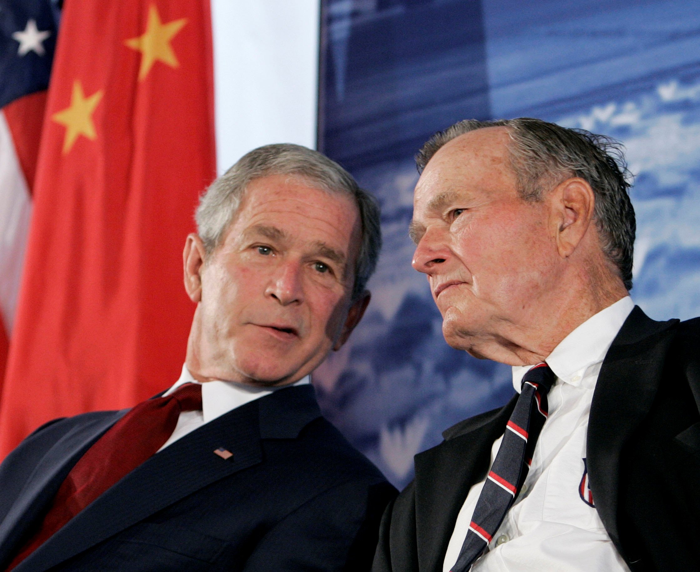 Liderët kosovarë ngushëllojnë popullin amerikan për vdekjen e George H.W. Bushit