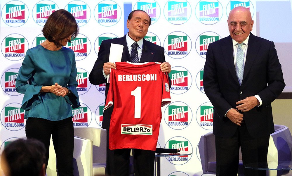 Berlusconi te Monza: varësi, romancë apo kalkulim