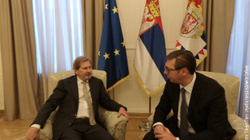 Vuçiqi takon Hahnin në Beograd, nuk jepen detaje rreth bisedës