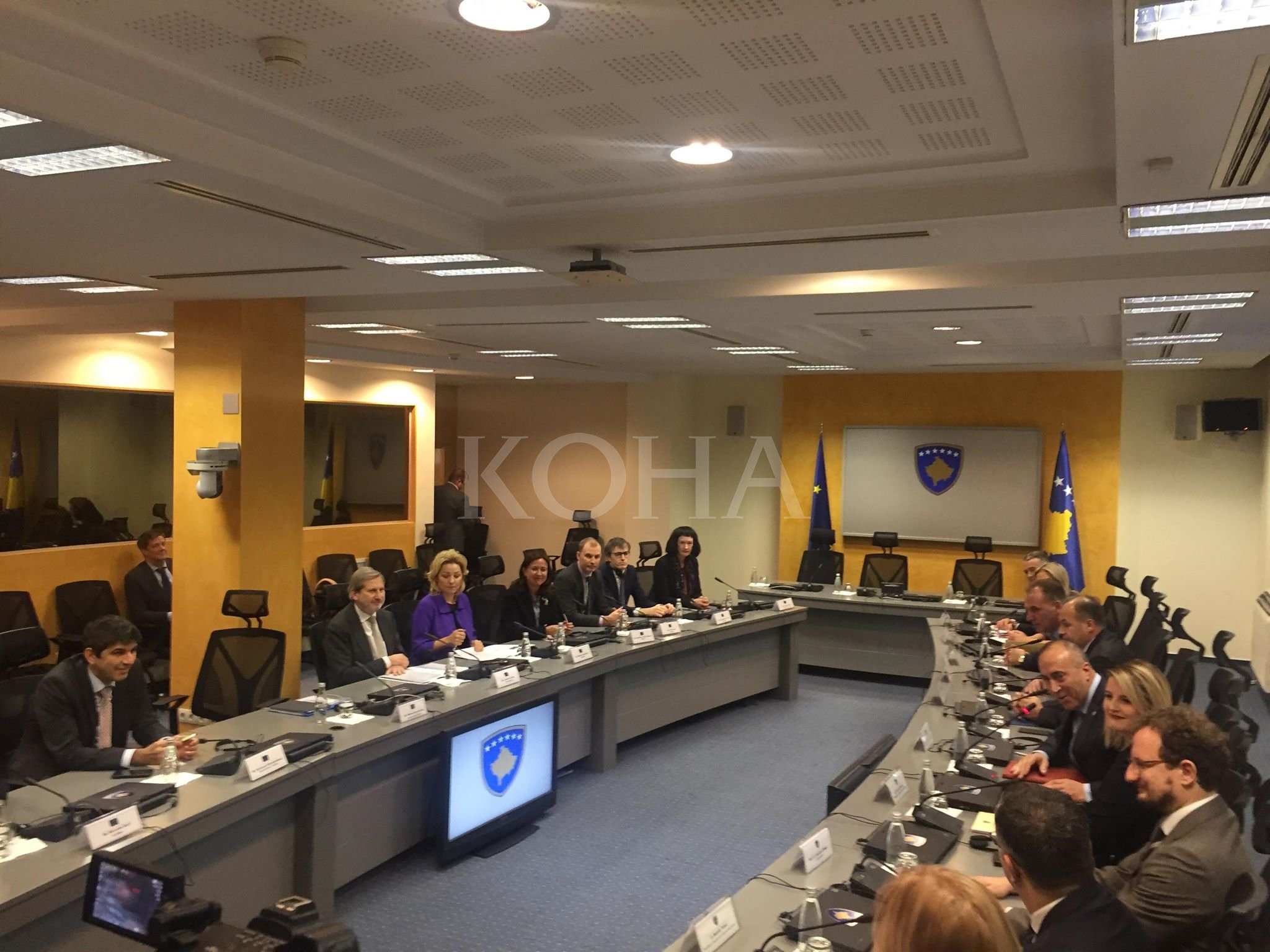 Haradinaj-Hahnit: Kemi shpresuar se vjen me lajm të mirë për vizat