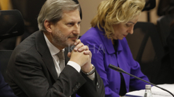 Hahn: Vizat besoj se hiqen më 2020, por mos u bëni peng i datave