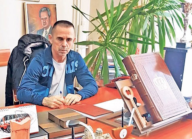 Lavdërohet ish-kryetari se në Zubin Potok ka shuar të gjitha institucionet e Kosovës