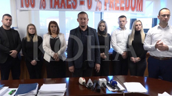 Hahni nuk do t’i takojë deputetët e Listës Serbe