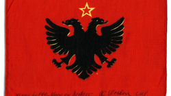 Ky është flamuri kombëtar që shkoi në Hënë më 1971