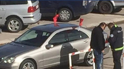 Policia malazeze ndaloi shqiptarin me flamur kombëtar për 28 Nëntor, reagon deputeti Nimanbegu