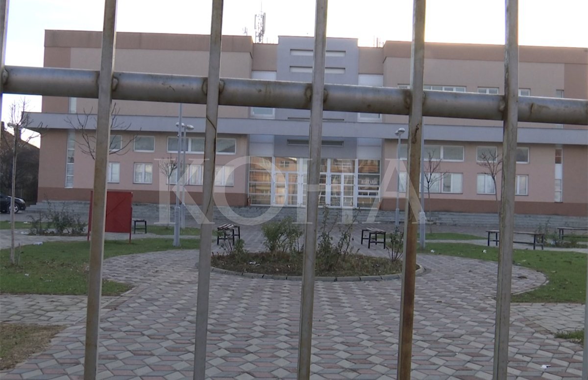 Qytetarët akuzojnë pushtetin lokal për mbylljen e objekteve të kulturës në Preshevë