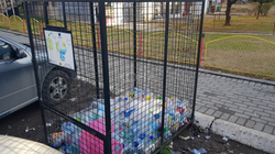 Pilotohet në Prizren klasifikimi i mbeturinave të plastikës nga amvisëritë