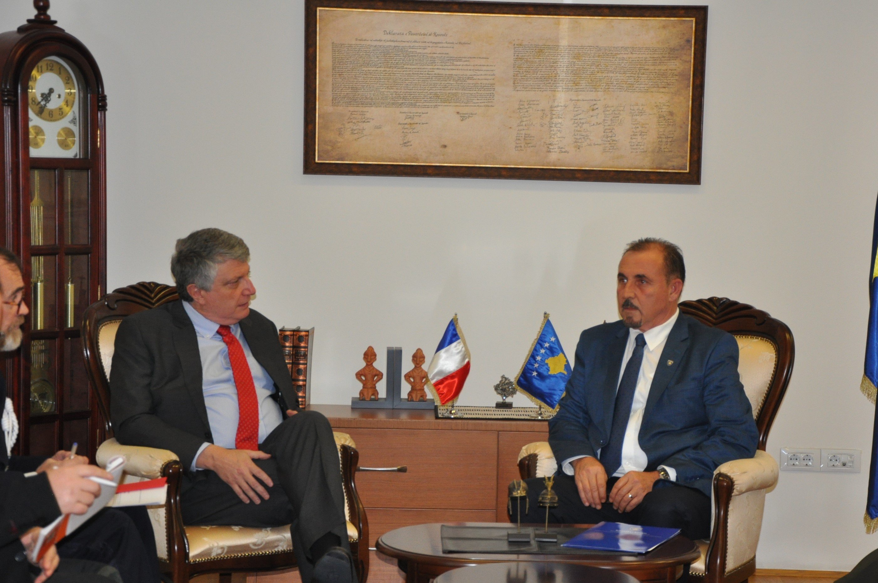 Ministri Mustafa situatën në Kosovë e vlerëson të qetë e stabile