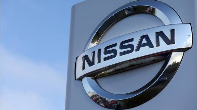 “Nissan” do të tërheqë rreth 150 mijë vetura për shkak të problemeve