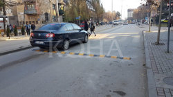 Vendosen barriera në rrugën “Lidhja e Prizrenit” në Lipjan, aty ku ndodhin shumë aksidente