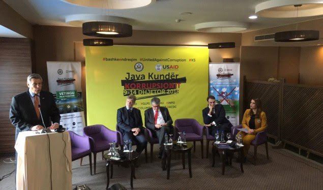 Kosnett: Në Kosovë disa qeveritarë marrin mito dhe ndërhyjnë në drejtësi