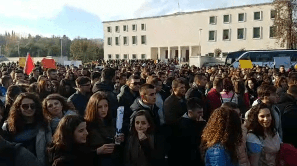 Protestë e studentëve në Shqipëri, afat qeverisë që deri në orën 16:00 të përmbushë 8 kërkesat e tyre