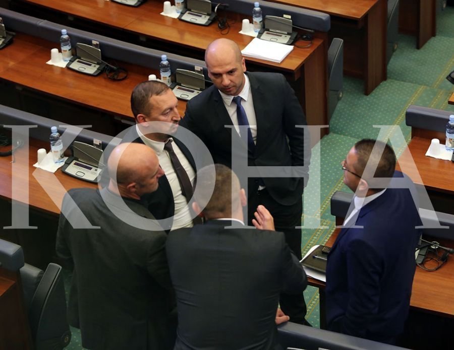 KDI fton Listën Serbe të marrë pjesë në seancën për ushtrinë, thotë se s’është kërcënim për asnjë komunitet 