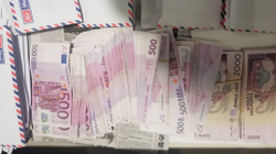Kinezi që jeton në Tiranë u zu në Rinas me 80 mijë euro të padeklaruara