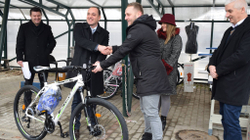 Shpërndahen pajisje pune për 9 sipërmarrje të reja në Prizren