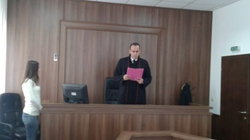 Dënohet me gjashtë muaj burgim me kusht pasi pranoi se bleu për pesë euro akumulatorin e vjedhur