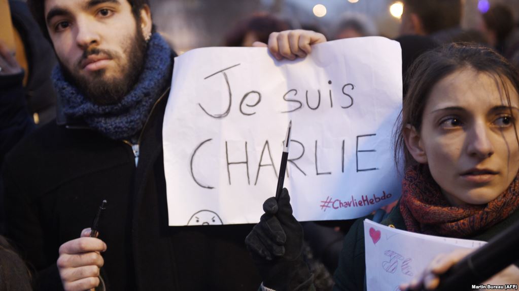 Dëbohet për në Francë një person për sulmin ndaj revistës satirike ‘Charlie Hebdo’