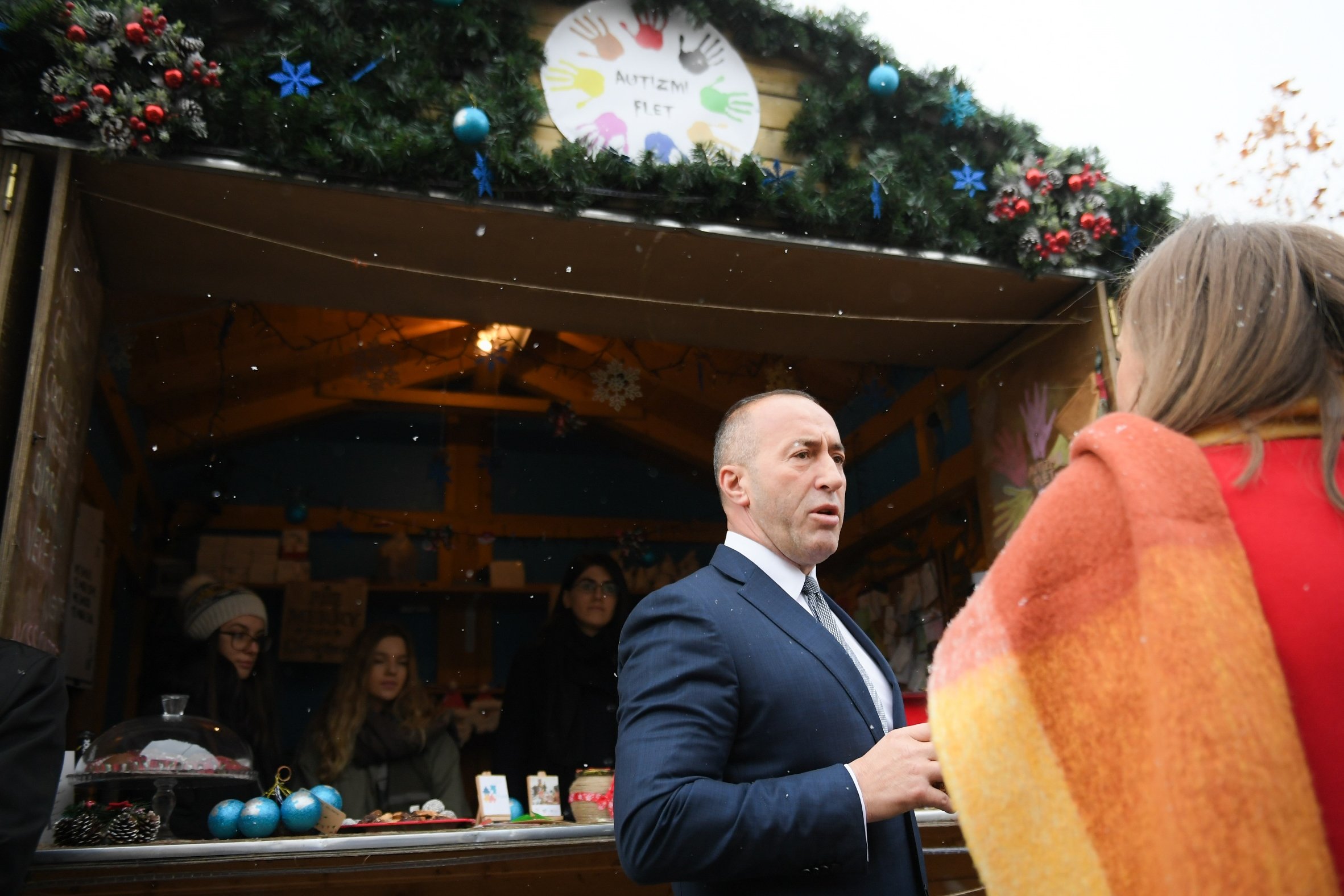 Haradinaj e çmon punën dhe kujdesin e vullnetarëve për fëmijët me autizëm