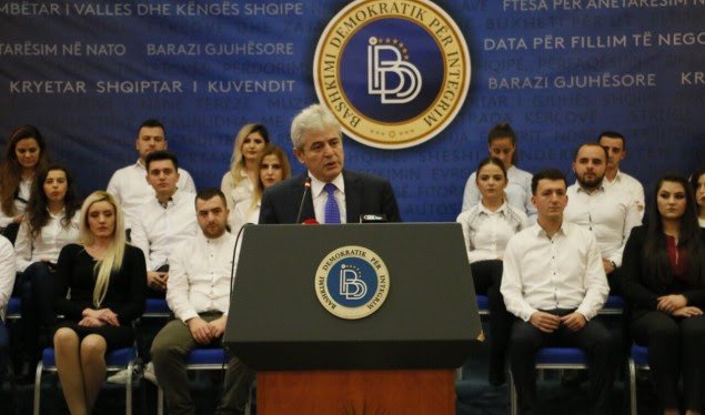 Pengesa e vetme për zgjidhjen e problemit me Kosovën është Serbia, thotë Ahmeti