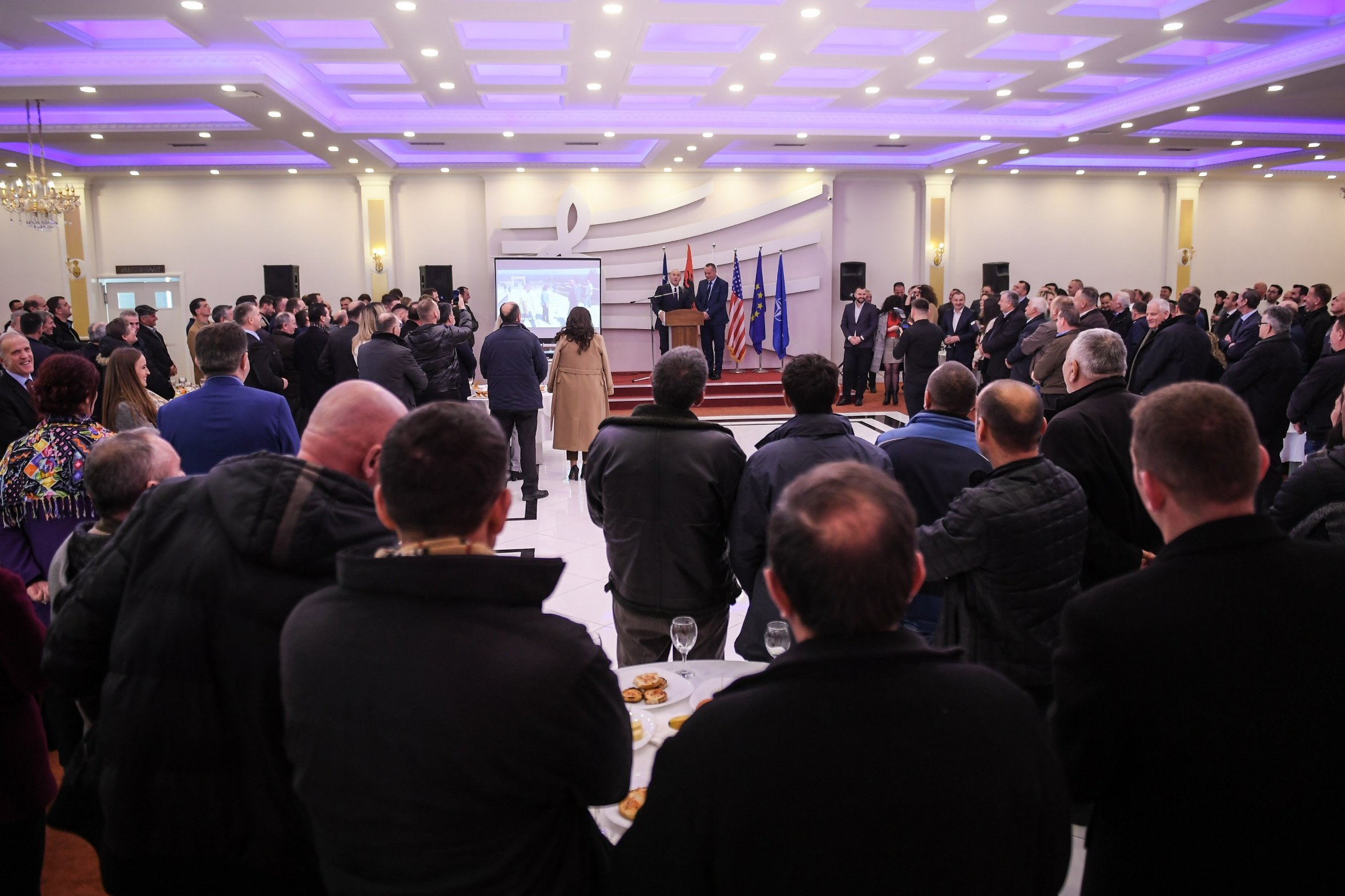 Haradinaj “nuk ka kohë se do t’i vizitonte të gjitha familjet e Deçanit”
