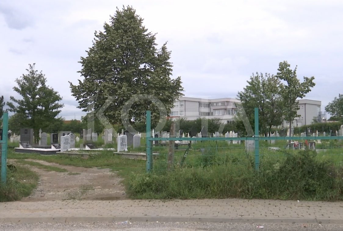 Çështja e varrezave të reja në Fshatin e Vjetër mban në tension pushtetin me opozitën e qytetarët