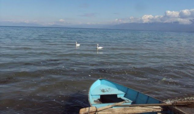 Gjendet një trup i pajetë në liqenin e Pogradecit
