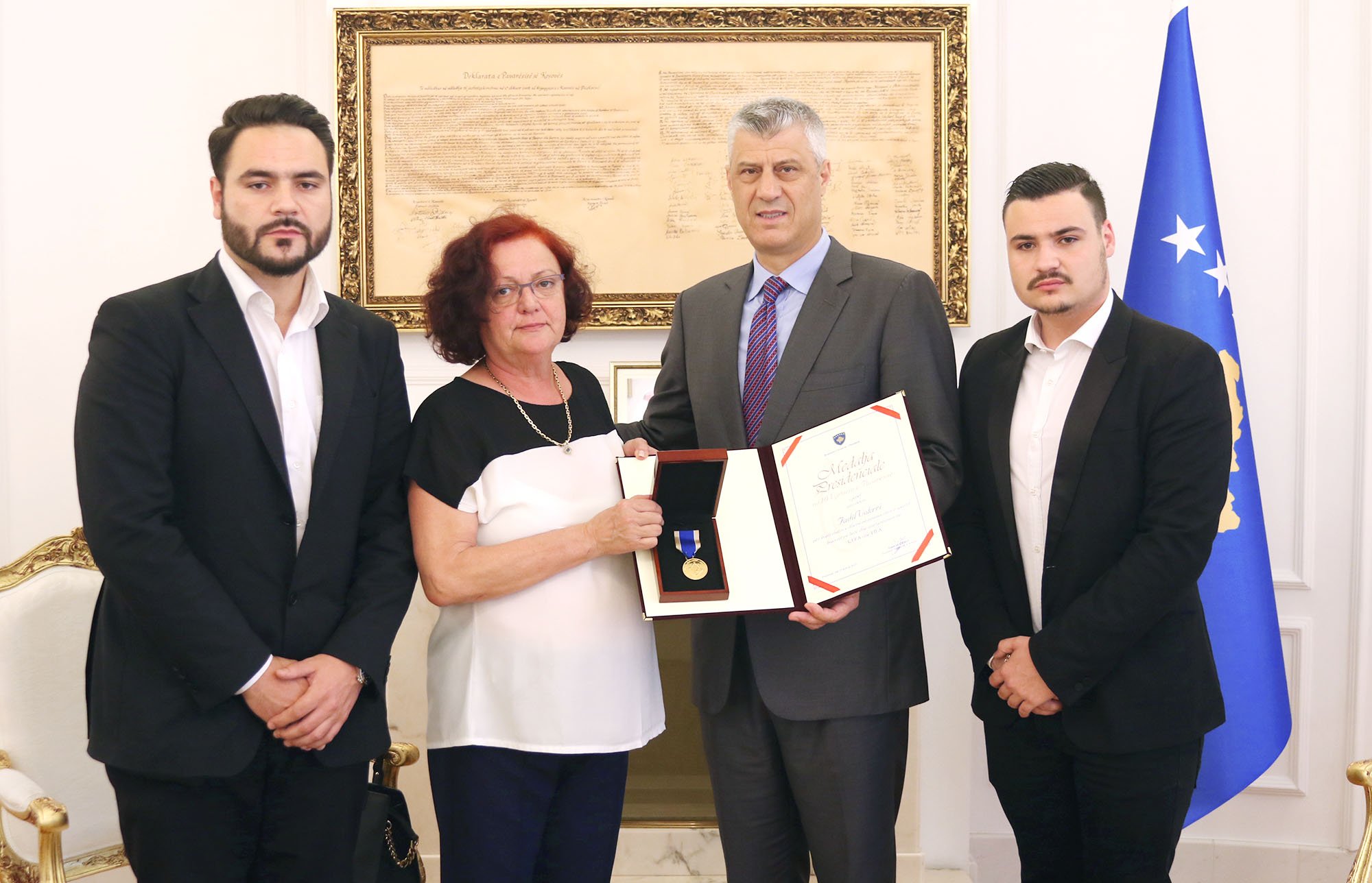 Presidenca dekoron Fadil Vokrrin me Medaljen Jubilare të Dhjetëvjetorit të Pavarësisë