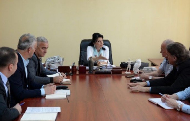 Ekipi menaxhues i AKS-së mbledh në takim kryetarët e komunave serbe