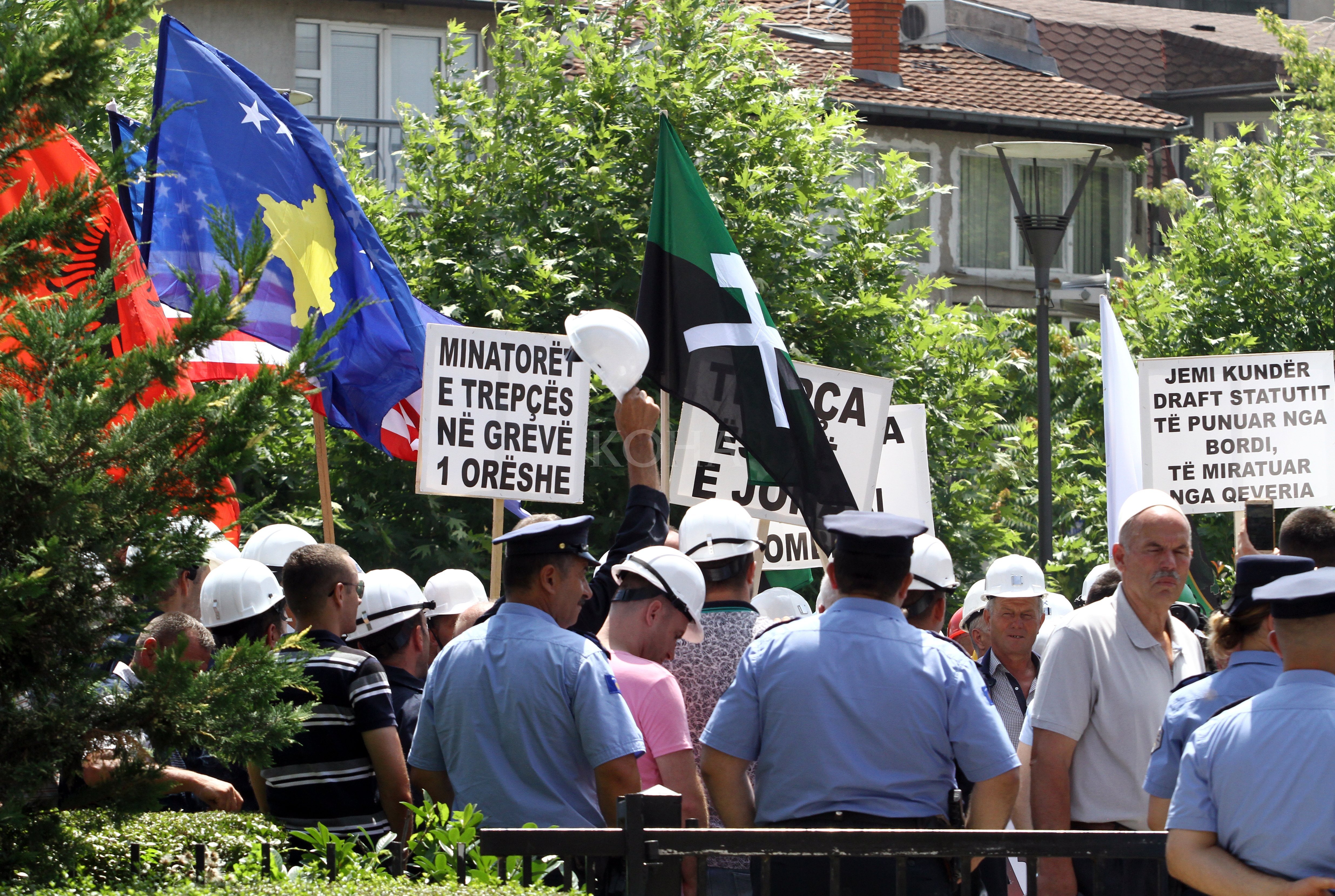 Minatorët e Trepçës, ultimatumin për Kuvendin e Qeverinë e dhanë edhe me protestë